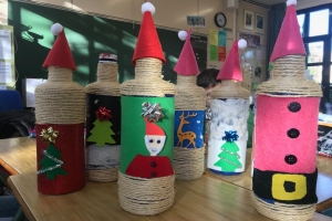 Taller navideño con botellas recicladas